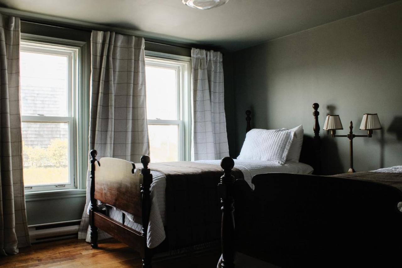 The Cooper's Shelburne